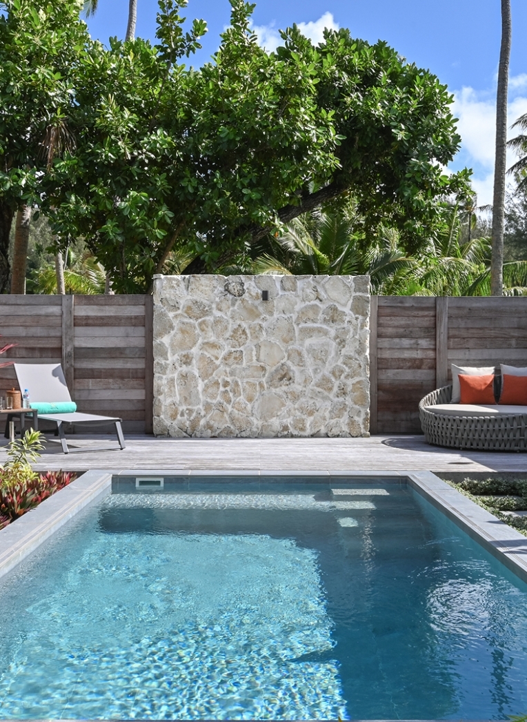 royale beach villa with pool